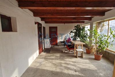 Casa Rogerius singur in curte, amenajata in doua apartamente comision 0% - 2