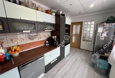 Casa individuala 5 camere 2 bai 290 mp teren zona Mall Selimbar - 8