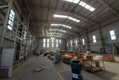 Hala de 1500 mp in zona metrou Republica - 1