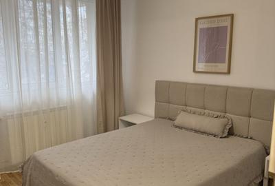 Apartament cu 2 camere semidecomandat, mobilat în 1 Mai