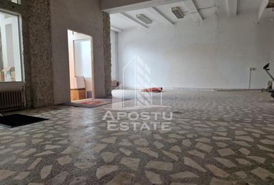 Casa familiala cu spatiu comercial si garaj P+1E+M 720 Mp - 26