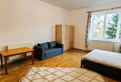 Garsonieră decomandată în Central