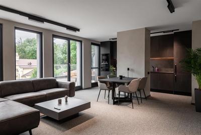 Apartament cu 2 camere semidecomandat, mobilat în Central