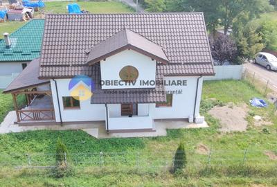 Casă individuală cu 4 camere în Dobreni