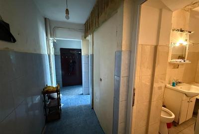 Apartament cu 3 camere decomandat în Alexandru cel Bun
