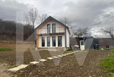 Casă individuală cu 3 camere în Cristian