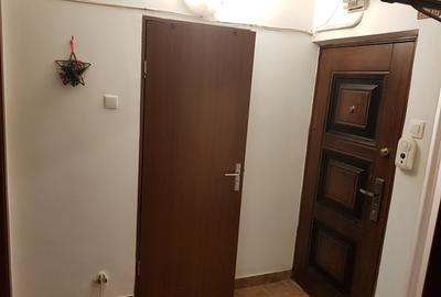 Proprietar ofer pentru Inchiriat Apartament 2camere decomandat complet mobilat s - 12