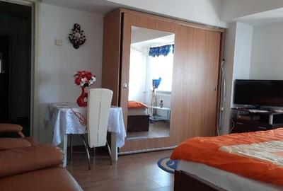 Inchiri Garsoniera zona tomis mall - 1