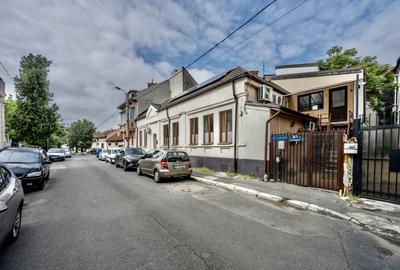 In Cartierul Evreiesc, casa 3 camere pivnita si mansarda open space. - 1