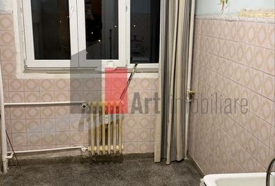 Apartament cu 2 camere semidecomandat în P-ța Gorjului