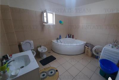 Casa spatioasa cu 8 camere si teren de 801 mp - ideala pentru 2 familii - 30