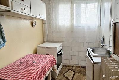 Garsonieră decomandată, etaj 2, balcon, bloc izolat – Astra, Str. Uranus - 7