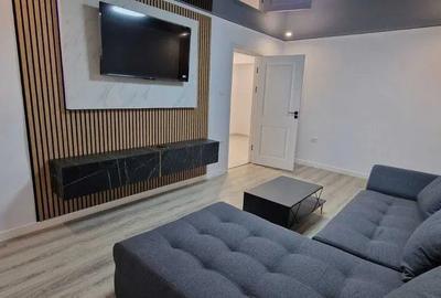 Apartament cu 3 camere semidecomandat, mobilat în Lipovei
