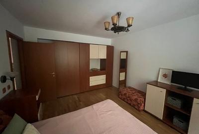 Persoana fizica, Tineretului, 2 camere, 70 mp,  Parter, Balcon, 640 € - 3