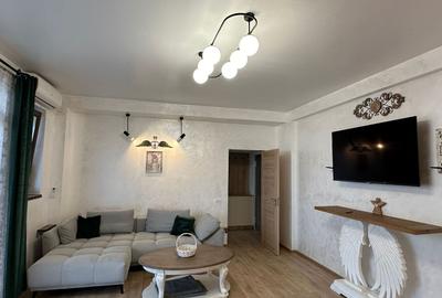Apartament cu 2 camere decomandat, mobilat în Central