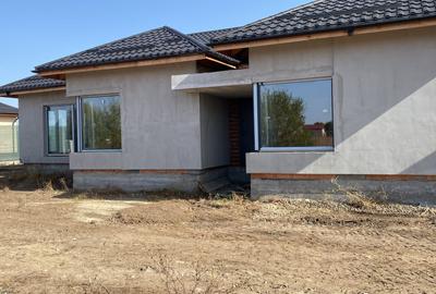 Casă individuală cu 4 camere în Tamași