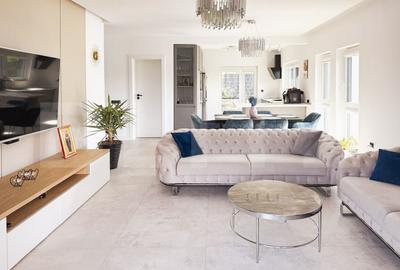 Casa ultra finisata - mobilata - piscina infinity - 1