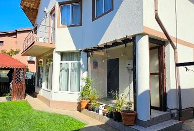 Casă individuală cu 5 camere în Central