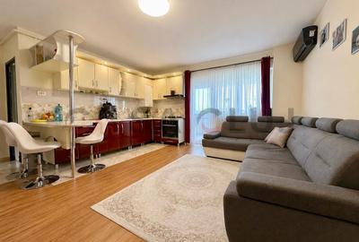 Apartament cu 3 camere decomandat, mobilat în Între Lacuri