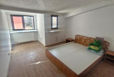 Casa P+M , spatioasa in sectorul 2 - pret de apartament - 5