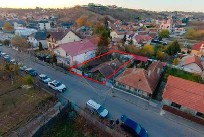 Casă cu 3 camere de vânzare în zona Centrală, Strada Gheorghe Doja - 1