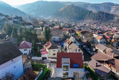 La poalele Tâmpei — vilă contemporană în Schei - 39
