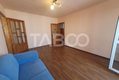 Apartament cu 2 camere semidecomandat, mobilat în Est