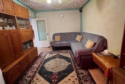 Apartament cu 3 camere decomandat în Podul de Fier