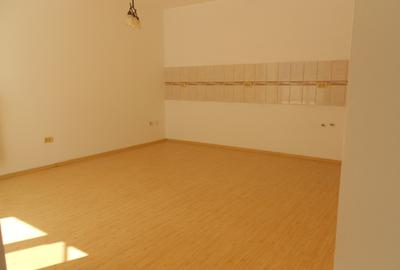 Apartament  str Constructorilor 14  nemobilat