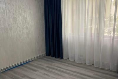 Etaj 2 - Alexandru - Bulevard -  3 camere decomandat - renovat - 4