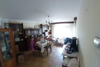 Apartament 4 camere Nicolina-Rond Vechi-Lidl, necesita renovare - 1