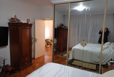 Calarasilor -Agricultori -4 camere -2  locuri parcare - 11