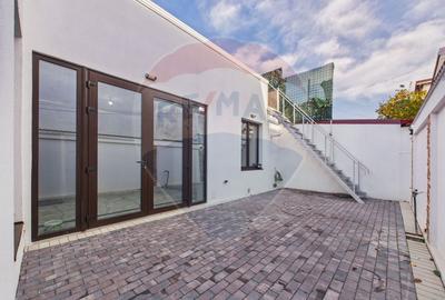 Casă individuală cu 3 camere în Rahova