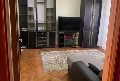 Apartament cu 3 camere decomandat, mobilat în Dorobanților