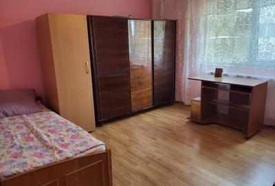 Anda , 3 camere , centrala gaze , etaj intermediar - 3
