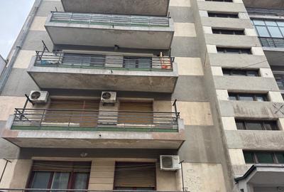 Vând apartament 4 camere central, parter - 2