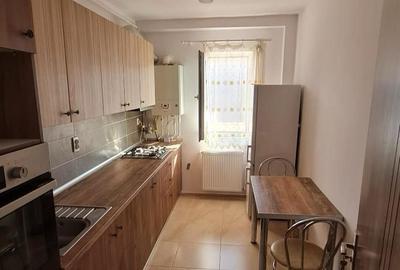 Apartament cu 2 camere decomandat, mobilat în Central