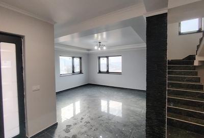 Casă individuală cu 4 camere în Hlincea