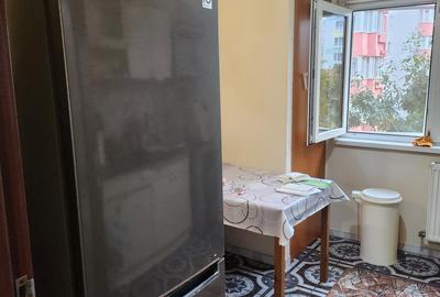 Drumul Sarii Al. Botorani 3 Camere Decomandat bloc 1989 et. 3, 76mp - 8