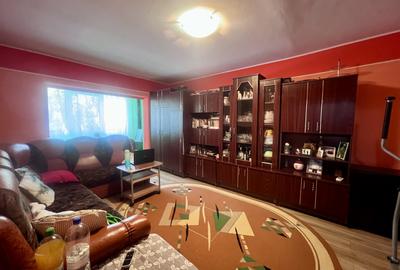 Apartament 3 camere, 69 mp utili, decomandat, parter - zona Soarelui - 1