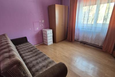 De vânzare – Apartament 3 camere, 2 băi, etaj 1 - 2
