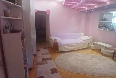 3 cam  Girocului-Spital Judetean amenajat Garaj sub bloc Boxa Mobilat - 2