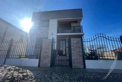 Casă individuală cu 4 camere în Berceni