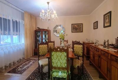 Casa D+P+E  zona Garii Oradea - 2