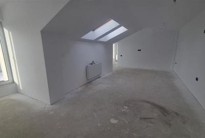 Penthouse de 3 camere zona Tractorul - 4