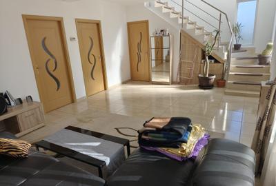 INCHIRIEZ casa 4 camere P+1+pod mobilata si utilata doar sa va mutati - 3