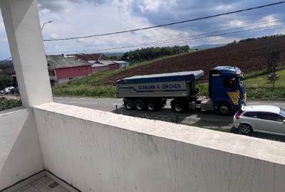 Casǎ spațioasă de vânzare  demisol, parter , etaj - 3