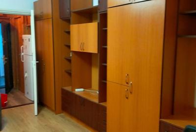 Închiriez garsonieră confort 1. - 3