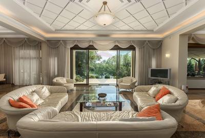 Vila neoromânească cu influențe toscane pe malul lacului Snagov - 1