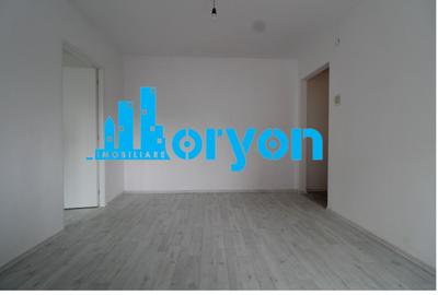 Apartament cu 2 camere semidecomandat în 9 Mai